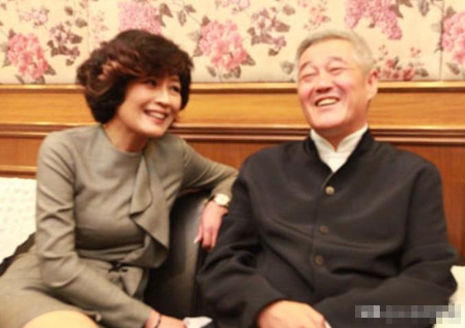 2013年，赵本山当着哈文的面：“既然如此，今年的春晚我不参加了”，说罢转身推门