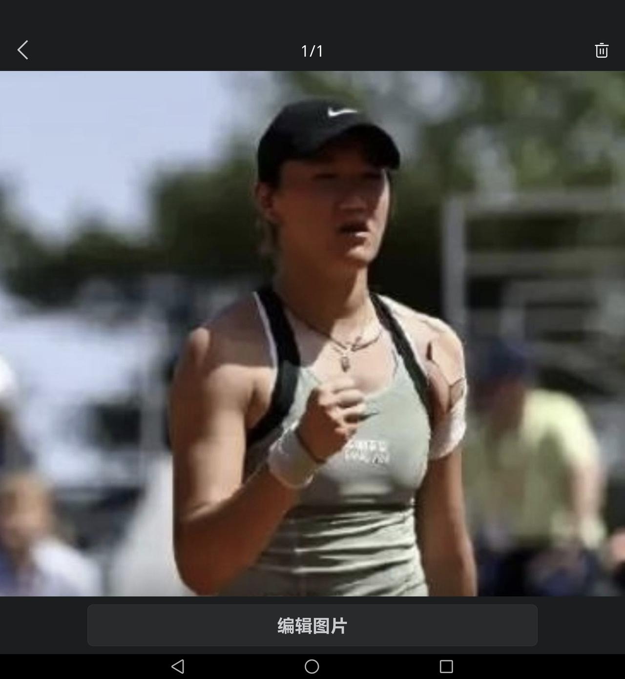 北京时间5月28日17:00，法网女单第三轮迎来一场焦点战，由中国金花、世界排名