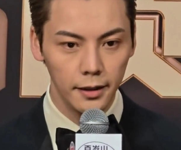 被全网喊了十几年天选霸总的陈伟霆一句话点透了内娱霸总戏越拍越烂的核心原因20