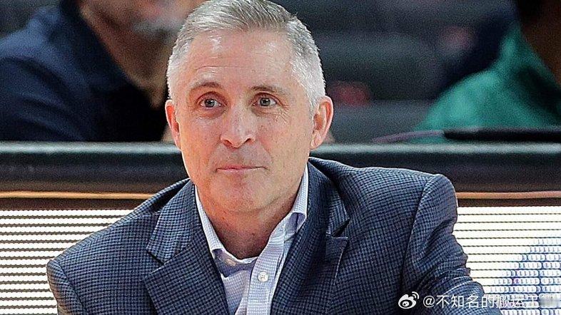 杰伦格林JG4在考虑一个问题，“杰伦格林防守拖后腿”这种老掉牙的说法，到底是