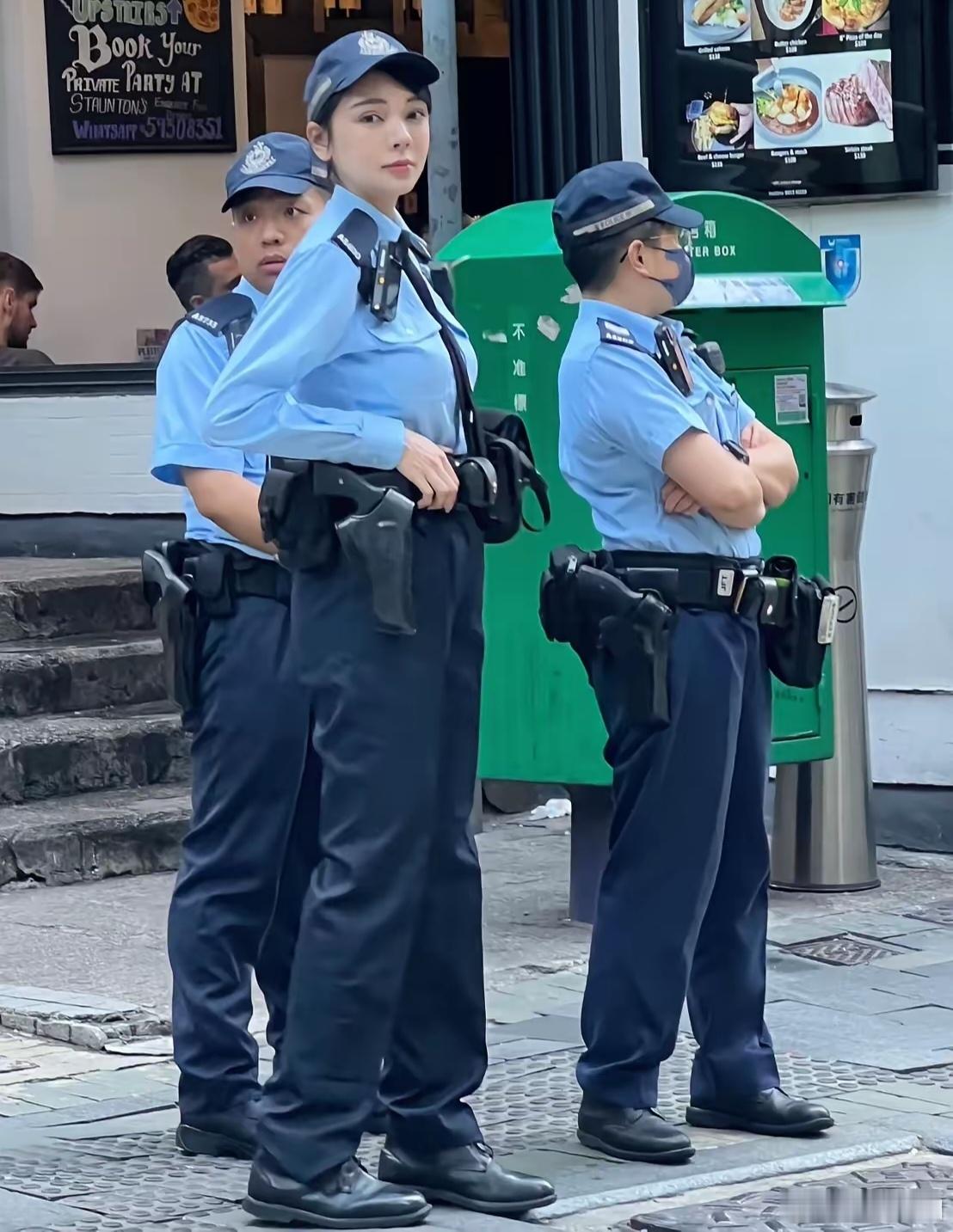 香港的警察小姐姐，太帅了！[玫瑰]​​​
