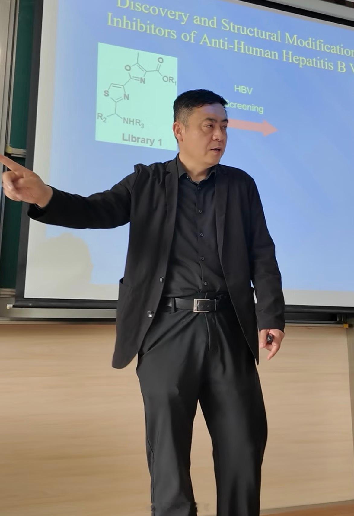 赛格周六的实拍又火了，放在以前，这绝对是西安人气天花板，尤其是负一层不管周内周末