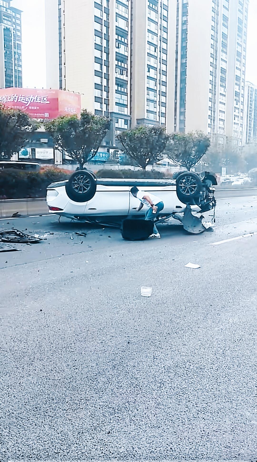 比亚迪真牛！这车安全性能绝了！“开车真得慢点！刚才我旁边就发生了一起交通事故