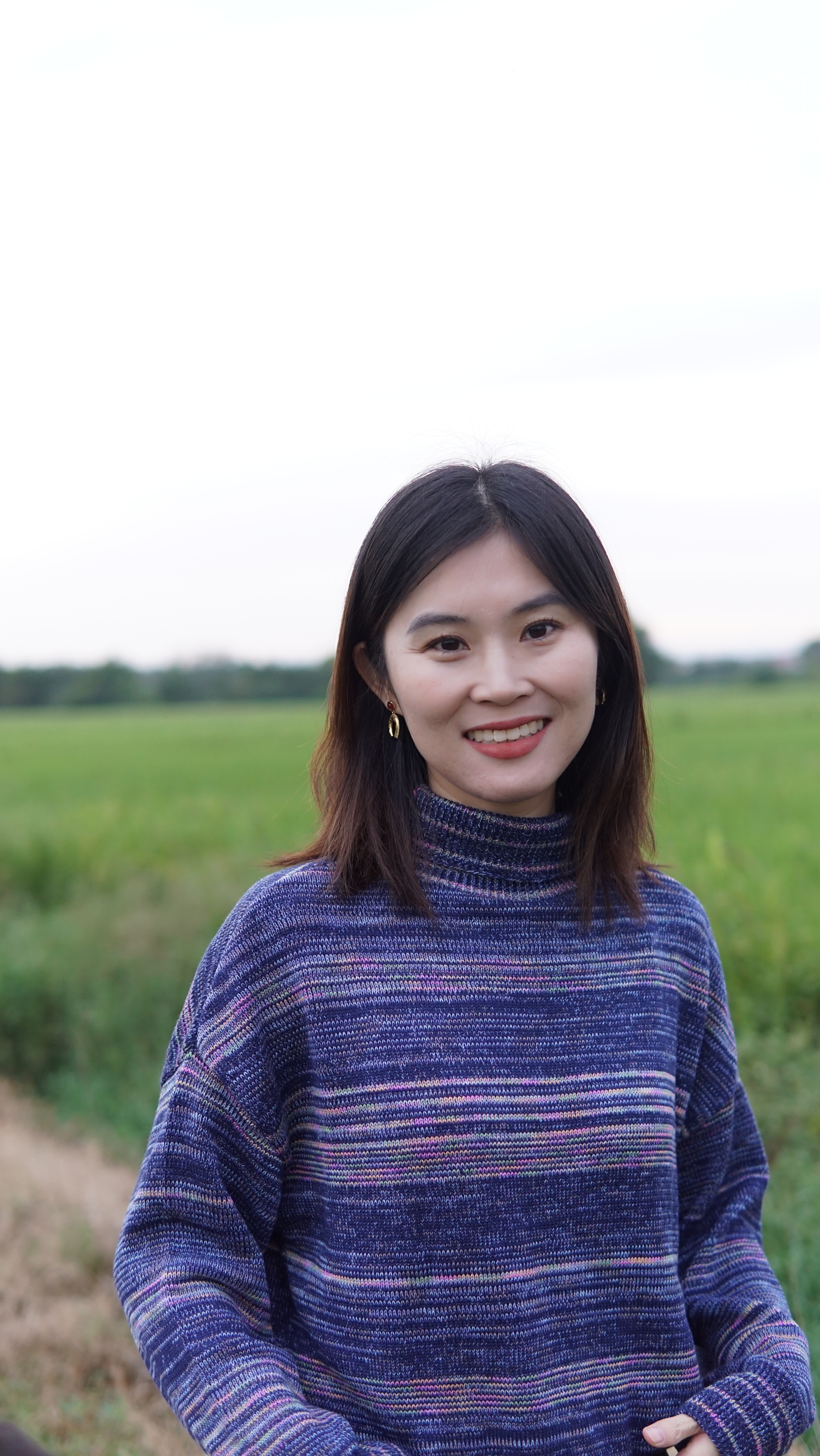 这件毛衣好看耶！图案是流动的彩条纹，它是以费尔岛海岛编织民俗为灵感，挺有艺术感的