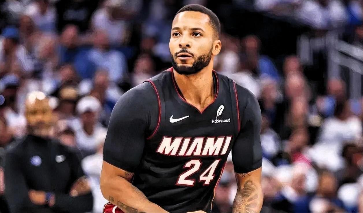 快船弃将鲍威尔真敢说啊！一点不怕得罪好哥们哈登。近日，热火当家球星鲍尔在一档