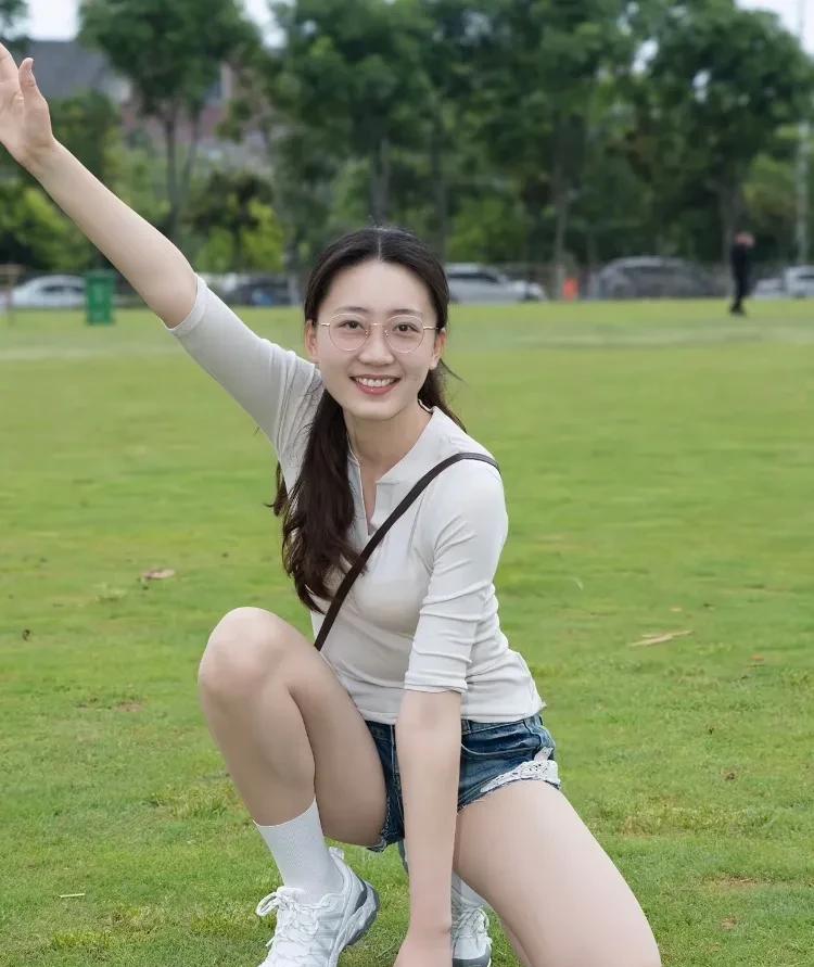 我怀疑男人都喜欢这样的。