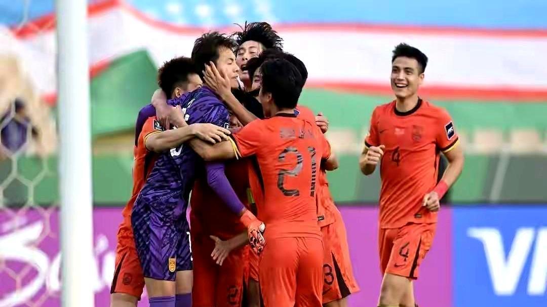 0失球进决赛，20年首回！上半场0比0，越南死守。我们控球六成，射门4比3