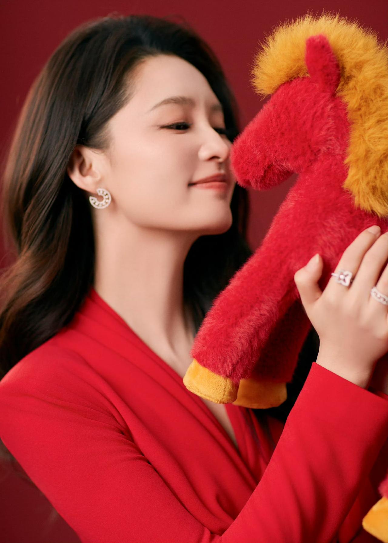 美沁红裙😘李沁