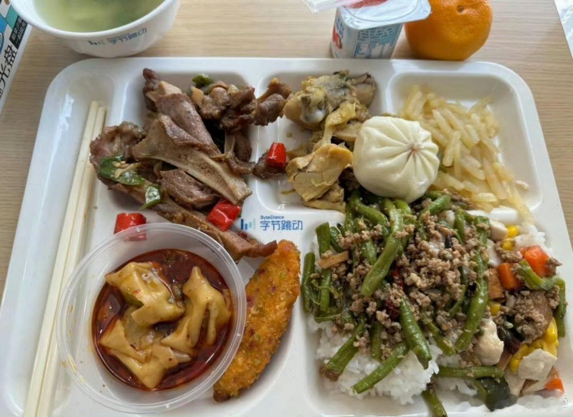 字节跳动100元餐标的免费三餐羡慕了，周末自己在家做饭都没吃这么好！