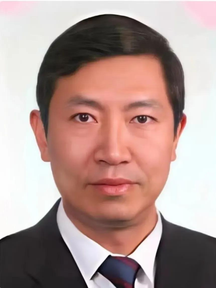 越看越气！原本以为核工业系统的反腐已经够重拳了，这不，又出了一个让人震惊的角色顾