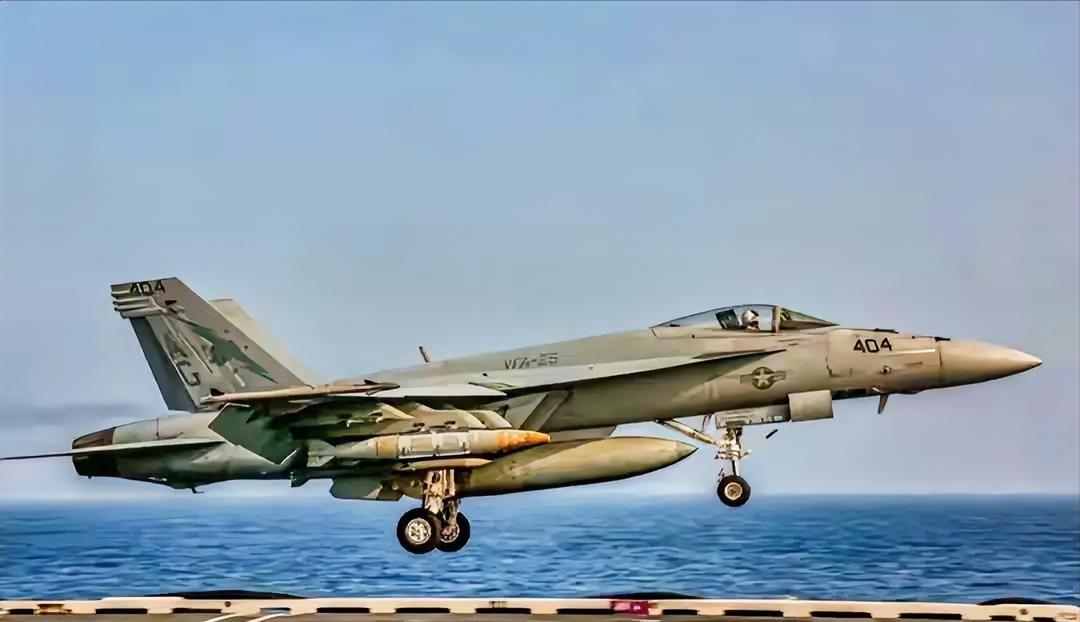 大阴谋！军事专家杜文龙提醒，美国这次南海坠机事件，我们不能光看热闹，看表面。不排