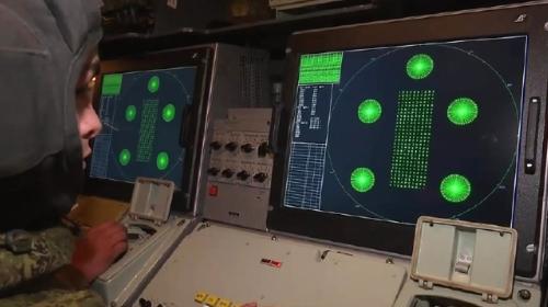 这场“蚊子战”越打越离谱！就在4月10日晚到11日清晨，乌克兰一波无人机集群攻势