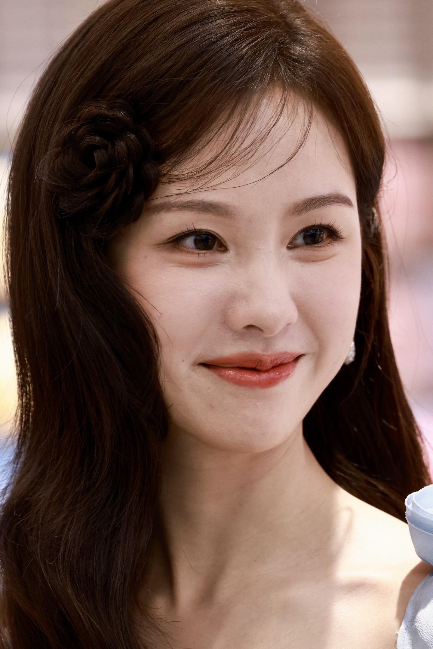 陈都灵。