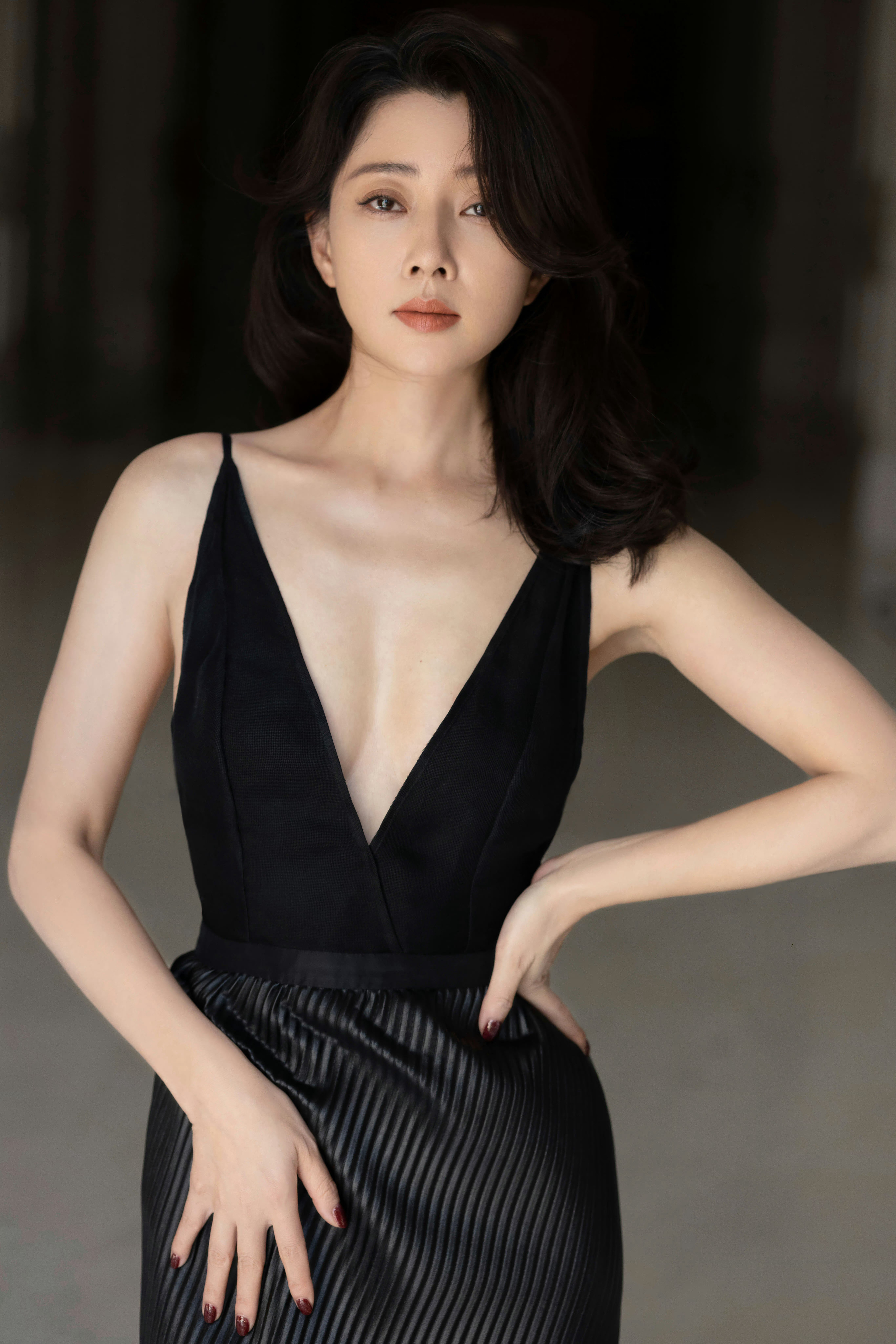 殷桃，一袭黑色礼，满满的优雅气息​​​