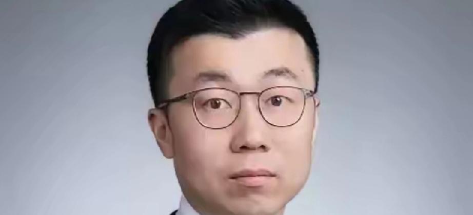 香港。一批出老千的金融大佬被抓。除了受贿的潘举鹏，即国泰君安国际ECM主管，行贿