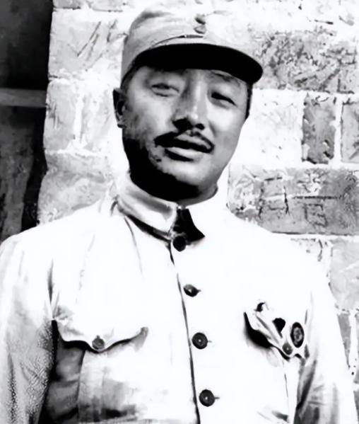 1947年7月23日，小河会议结束后，毛主席突然找到贺龙，神色凝重地说：“有句话