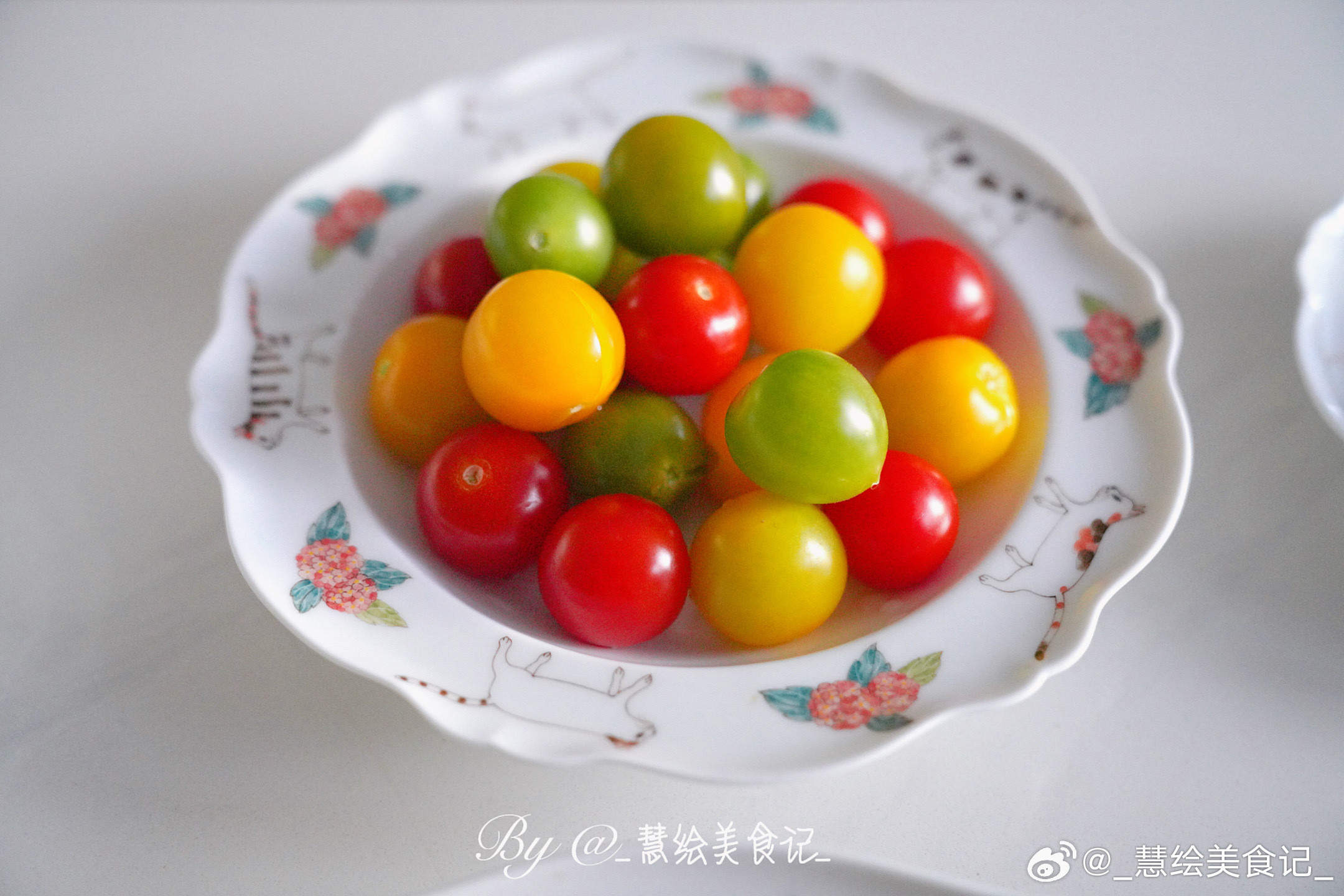 晚饭清蒸鲈鱼、酱牛肉、茄子烧豆角、凉拌素什锦、南瓜粥、玉米、小番茄~晚上好呀我的