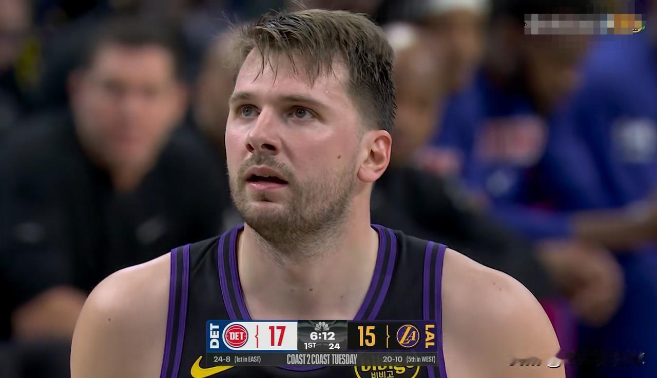 湖人当家球星东契奇真是太不懂事了！在今天湖人主场迎战活塞的比赛中，目前双方的第一