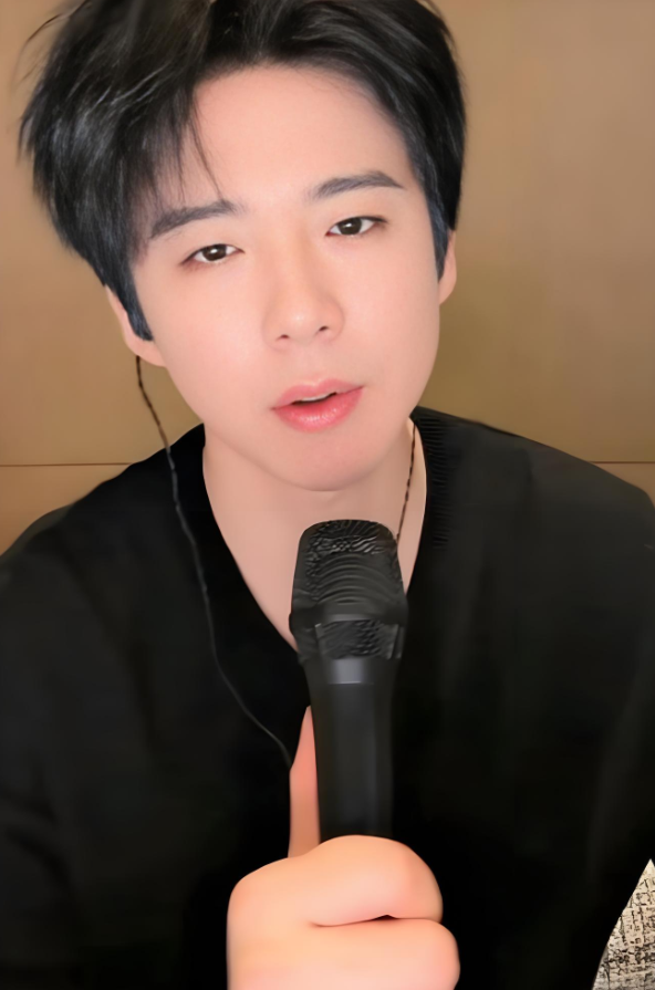 追星追成“跟踪狂”，这也叫爱？简直是现实版恐怖片！刘宇宁直播被私生电话狂轰滥炸