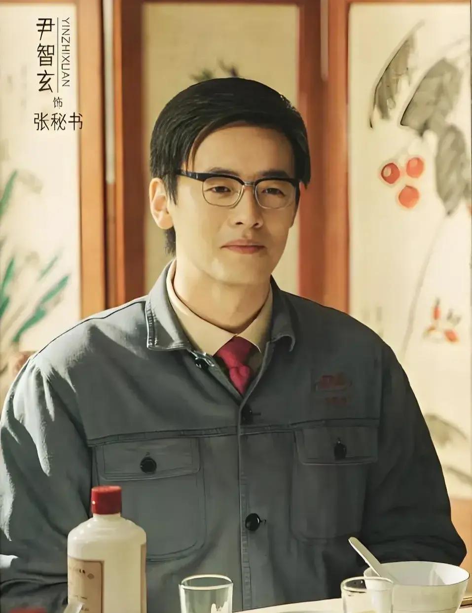 技术骨干的万字报告，压不过秘书的三句耳语。这不是故事，这是昨天还在发生的现