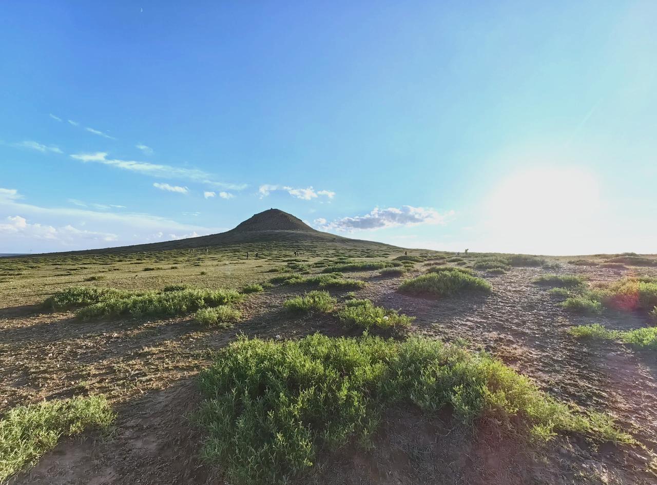 🔥【震撼！内蒙古乌兰哈达火山群，带你穿越火山奇迹，体验大自然的狂野魅力！】🔥