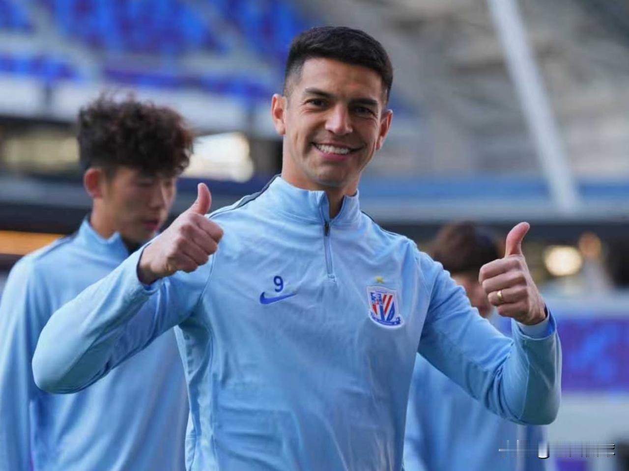 中超绯闻转会---路易斯…上海申花队的巴西前锋安德烈-路易斯估计是不想等申花的续