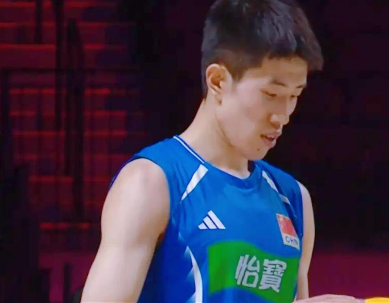 中国男排又被横扫！这次是输给法国男排！世联赛十场比赛仅仅赢了一场！反观日本十连胜