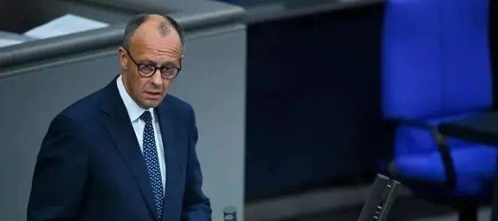 德国准备打仗军费大涨德国放出狠话，说不怕俄罗斯，准备开