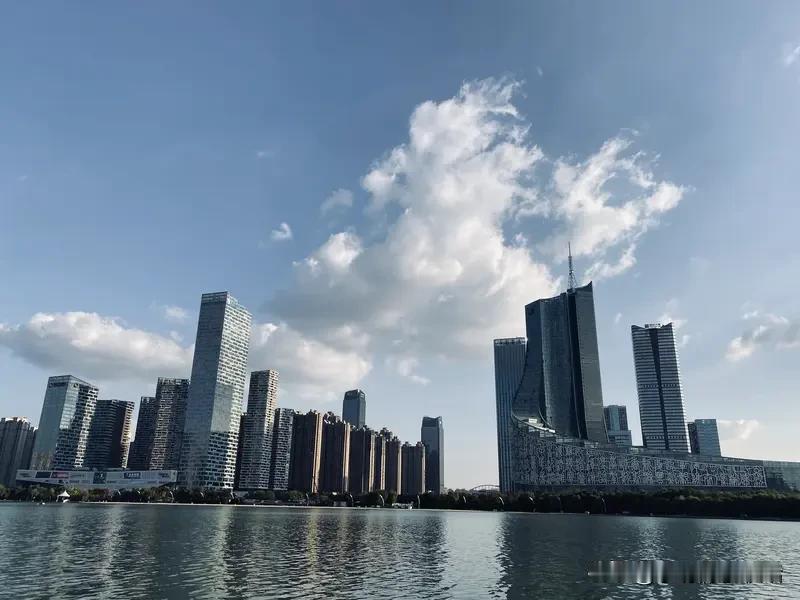 合肥国资投300亿换万亿账面浮盈？这步棋太敢了砸下全市近半财力赌国产存储，亏