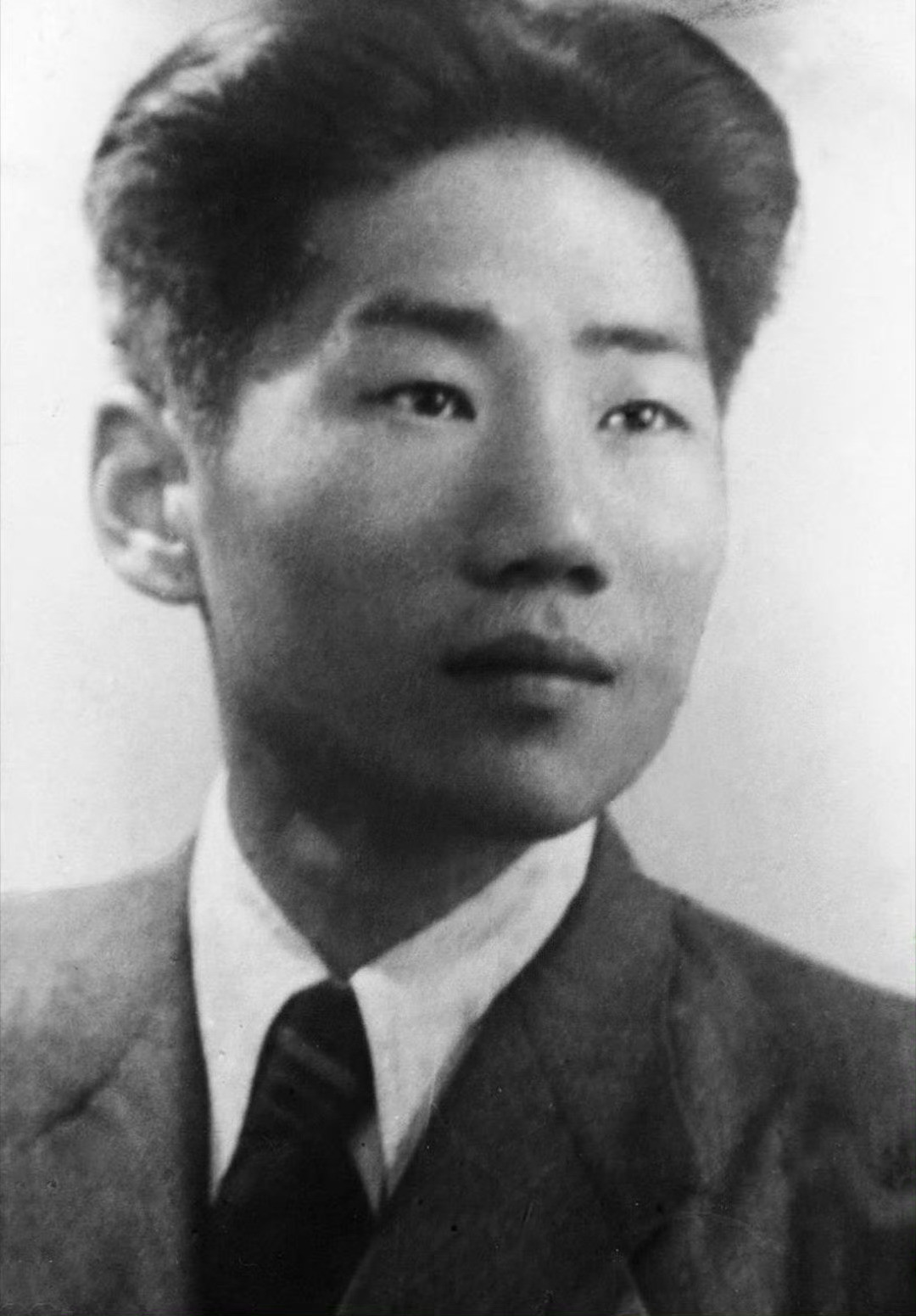 今天是毛岸英同志牺牲75周年。缅怀！