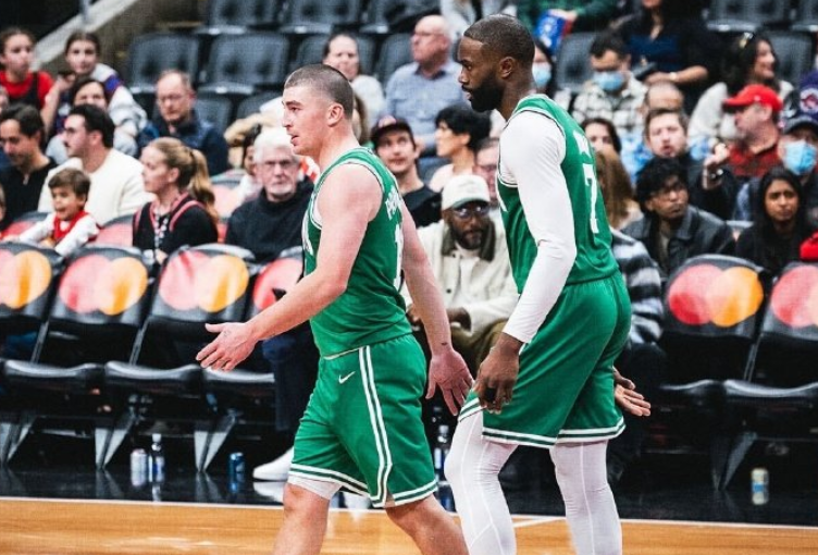 残阵绿军撕碎猛龙伪强队面具