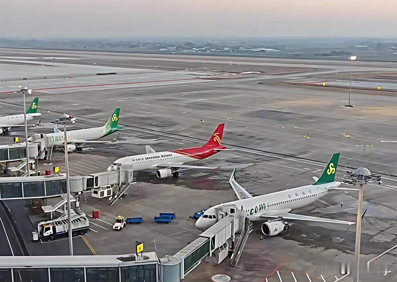 扬泰机场大升级！新滑行道正式启用✈️扬州泰州国际机场传来好消息！二期扩建工