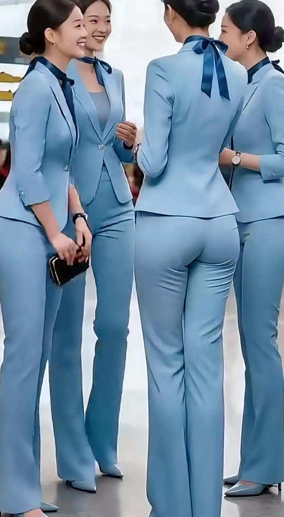 空姐美不美，看看这大长腿，