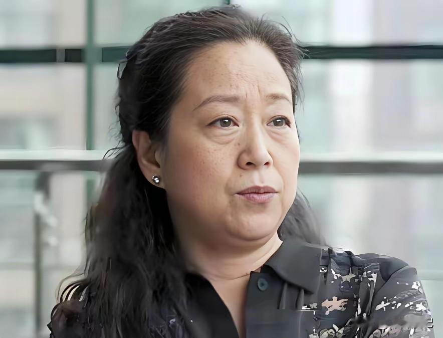 她逼邓婕不准生子，37年后儿子吸毒逃国外，罗秀春赢了一场空1988年，罗秀春