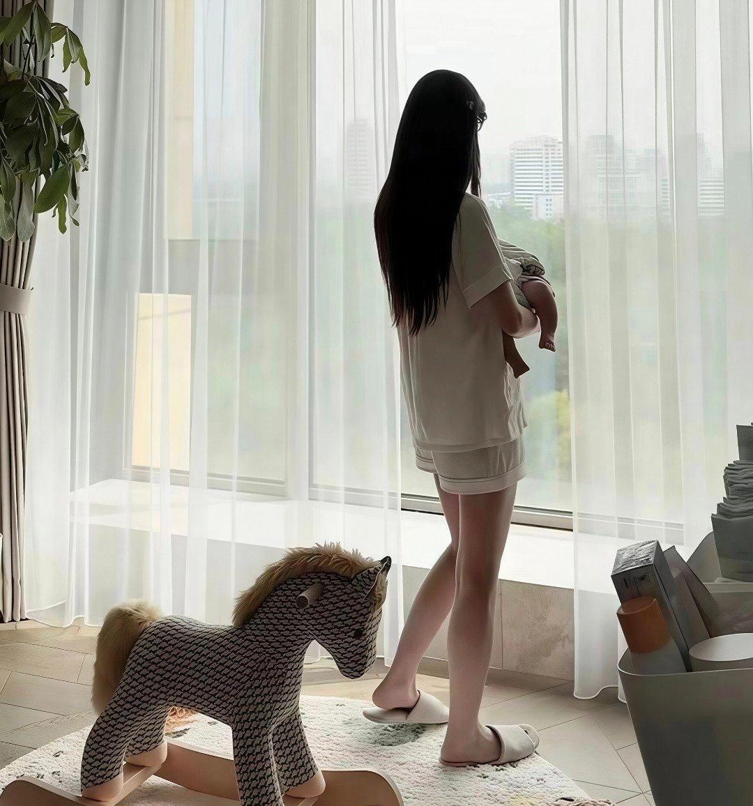 马筱梅晒儿子近照，三个月大“汪宝儿”眉眼酷似哥哥小箖箖汪小菲与马筱梅的儿子“汪宝