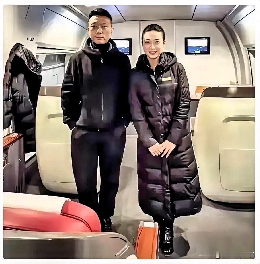 我的个妈呐！我在上海开往北京的高铁上碰到了谁？看起来面容憔悴、皮肤黯淡，老了，真