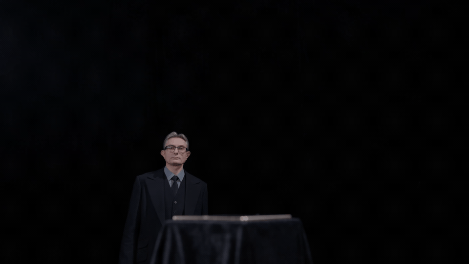 荣耀MagicV6还原法拉利的优雅这三张图足够说明这次耀子折叠屏的屏幕有多强了