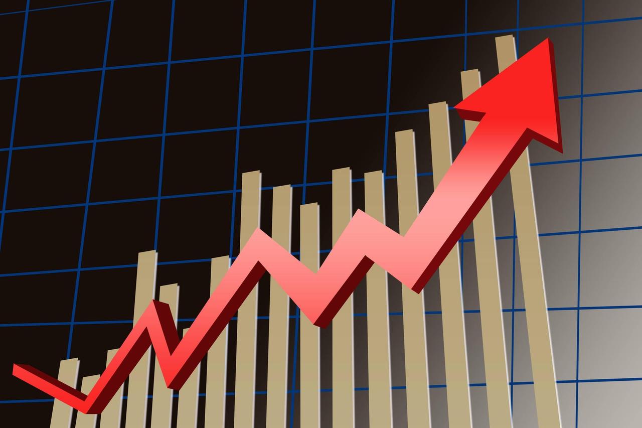 美国经济这么差，为什么股市还在涨？你有没有这种感觉：一边刷到“美国经济要不行了