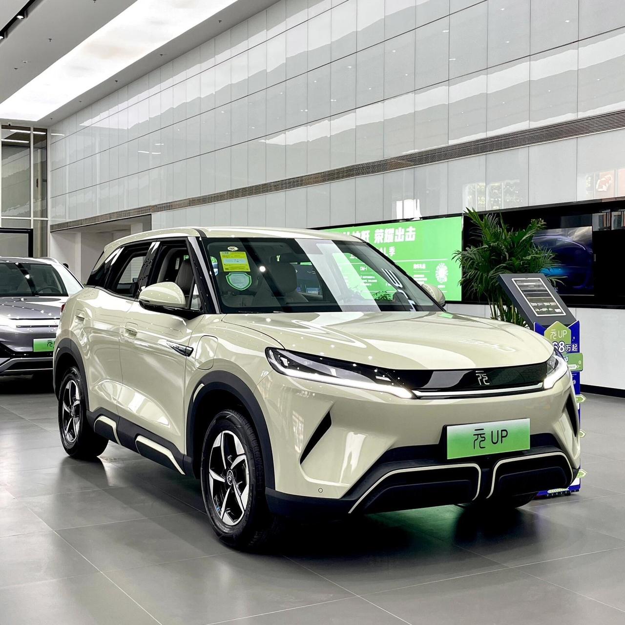 新能源车冬季续航缩水太离谱买新能源车时被宣传的500公里续航吸引，结果到了冬