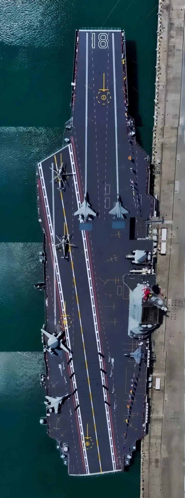 “福建舰”在官宣服役的后第二天，各大官媒继续公布有关该航母的更多细节，比如公布了