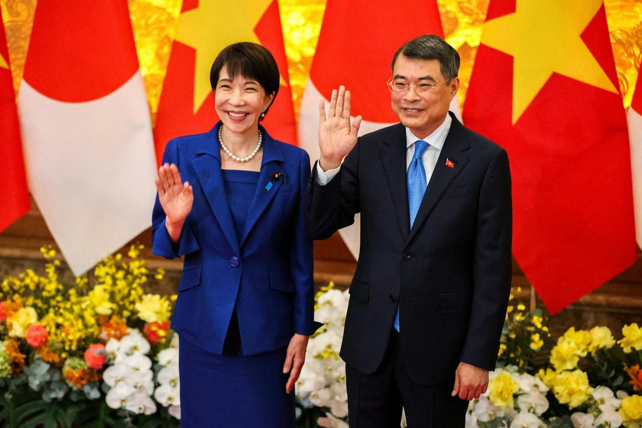 高市早苗最近去越南，在河内国家大学大谈日越“400多年交往史”，还喊话年轻人“共