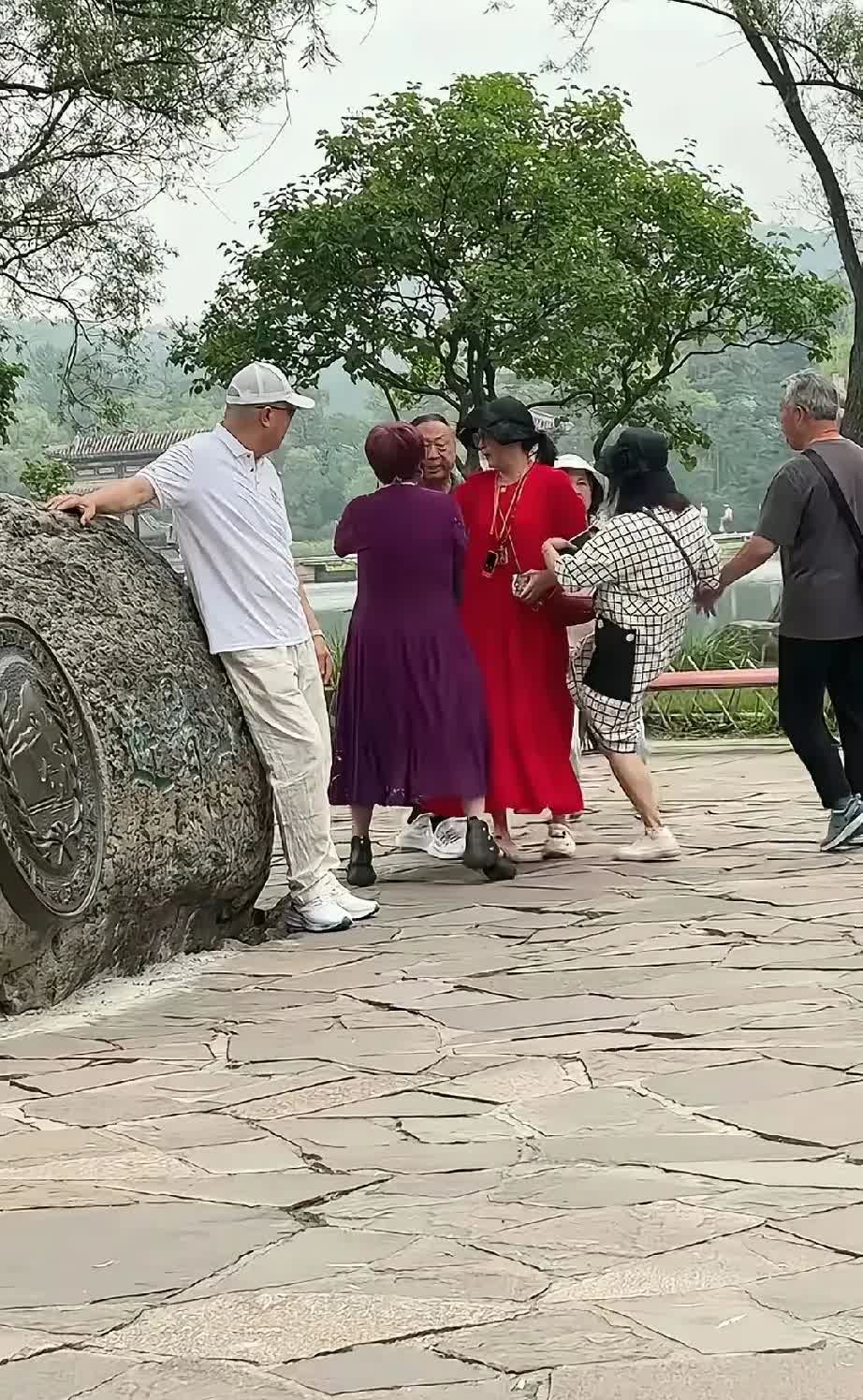 我有种预感，这个14岁的孩子，以后差不了。不是他考了多高的分，也不是他拿