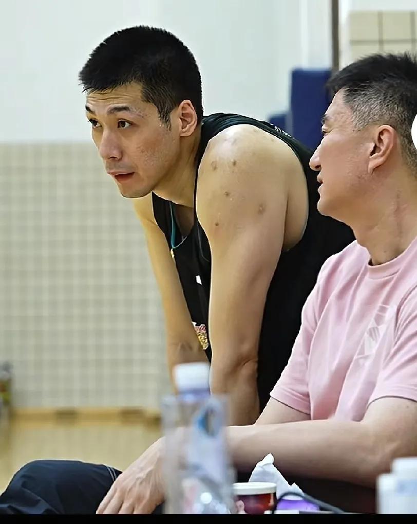 宏远内部5对5训练亮点多，任骏飞可能暗退，外援引进给年轻内线机会宏远球迷基数