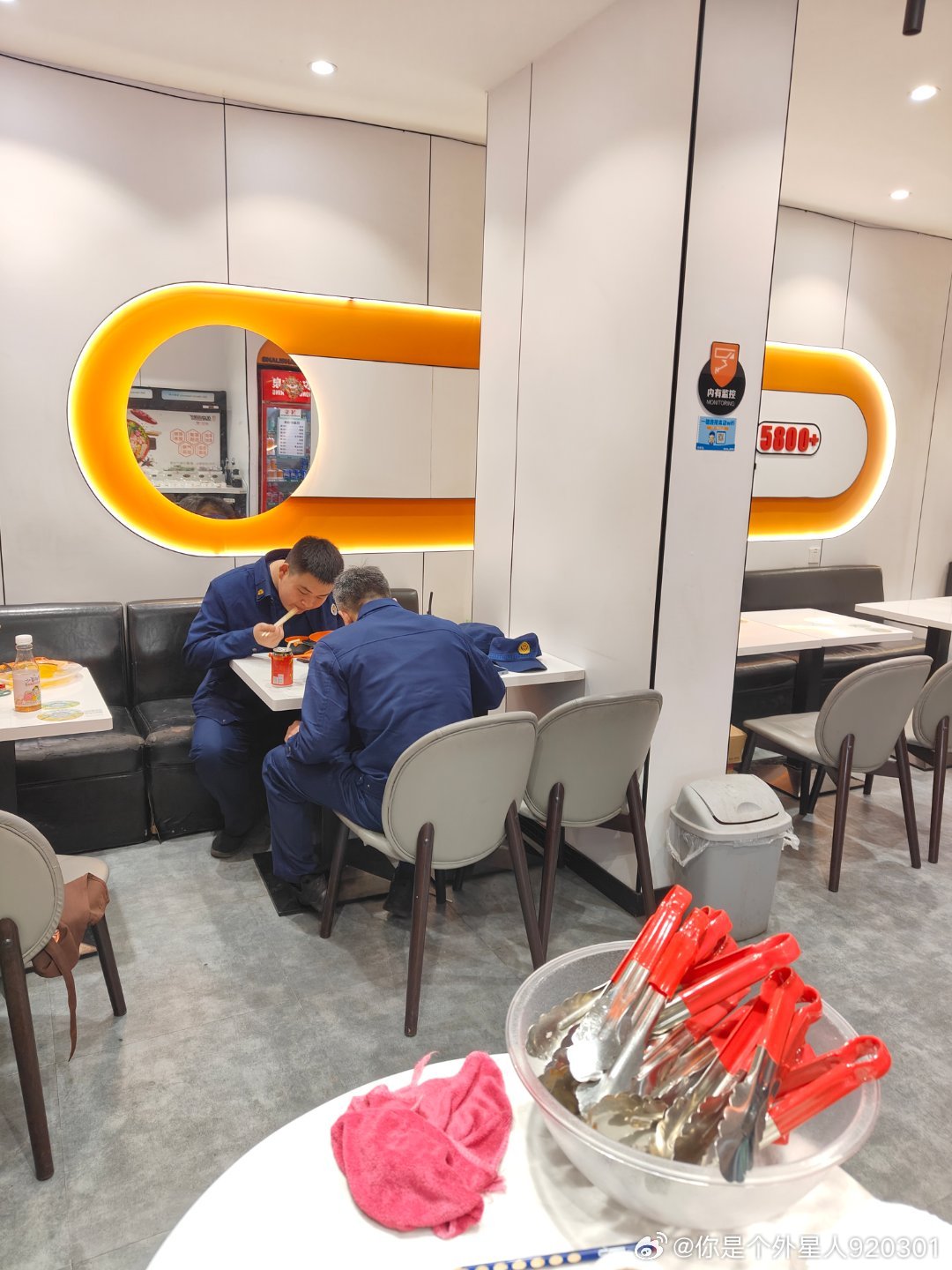 今日份男生干饭局🍜一碗麻辣烫，解决所有不开心埋头干饭，才是爷们的浪漫干饭人男