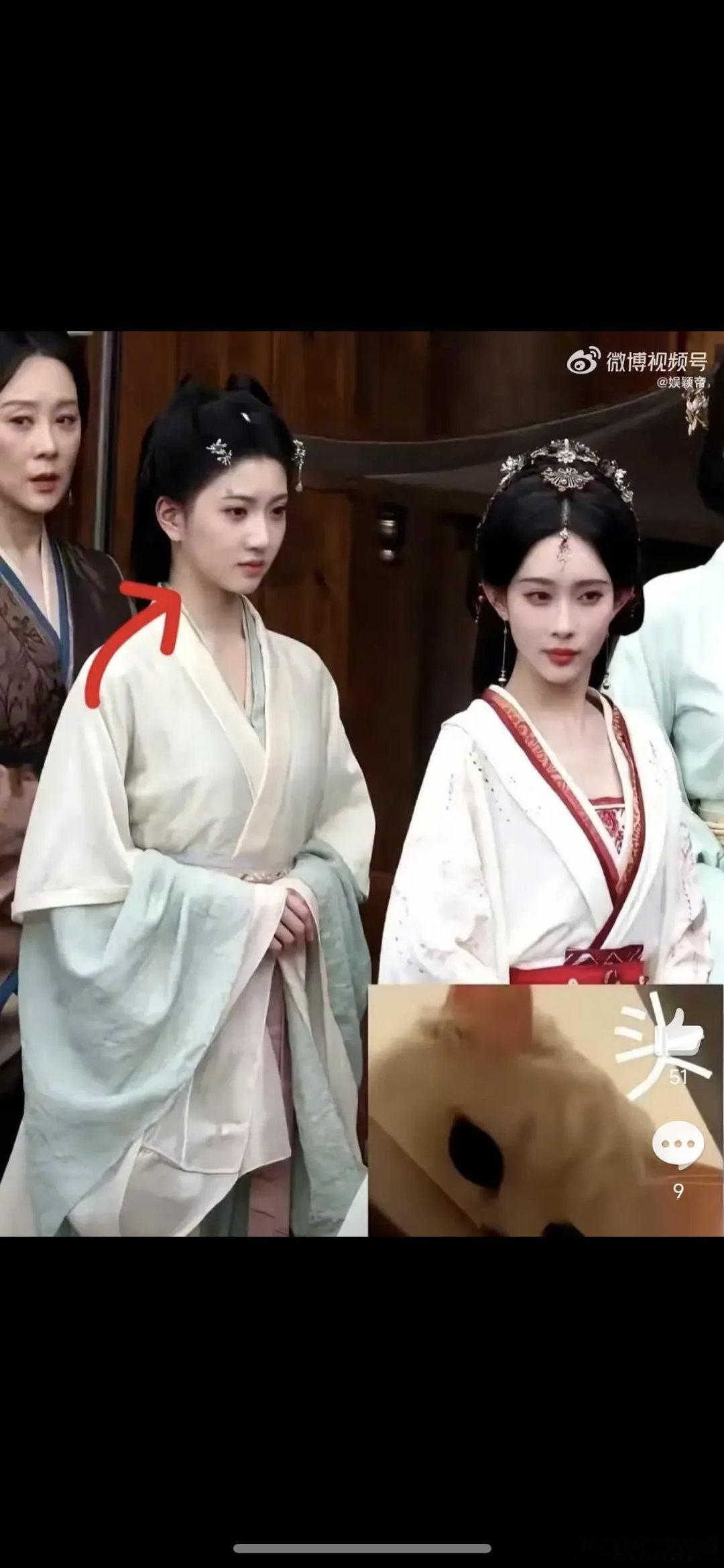 孟子义新剧和女二同框，第一眼看到谁