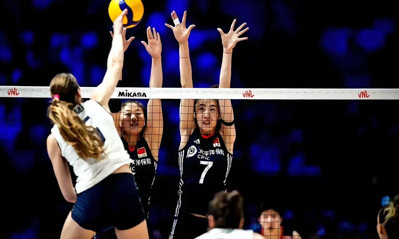 2025年世联赛香港站的比赛中国女排0:3不敌意大利女排之后，副攻王媛媛在接受采