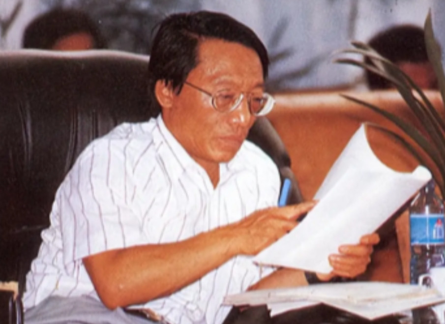 1979年，金门某驻防连长竟然突然失踪了，轰动整个台湾。面对官方审问，他的妻子一