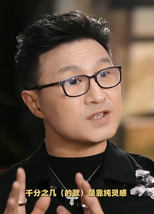 被誉为撑起内地华语乐坛“半壁江山”的汪峰，自曝在从业30多年来，已经创作了大约1