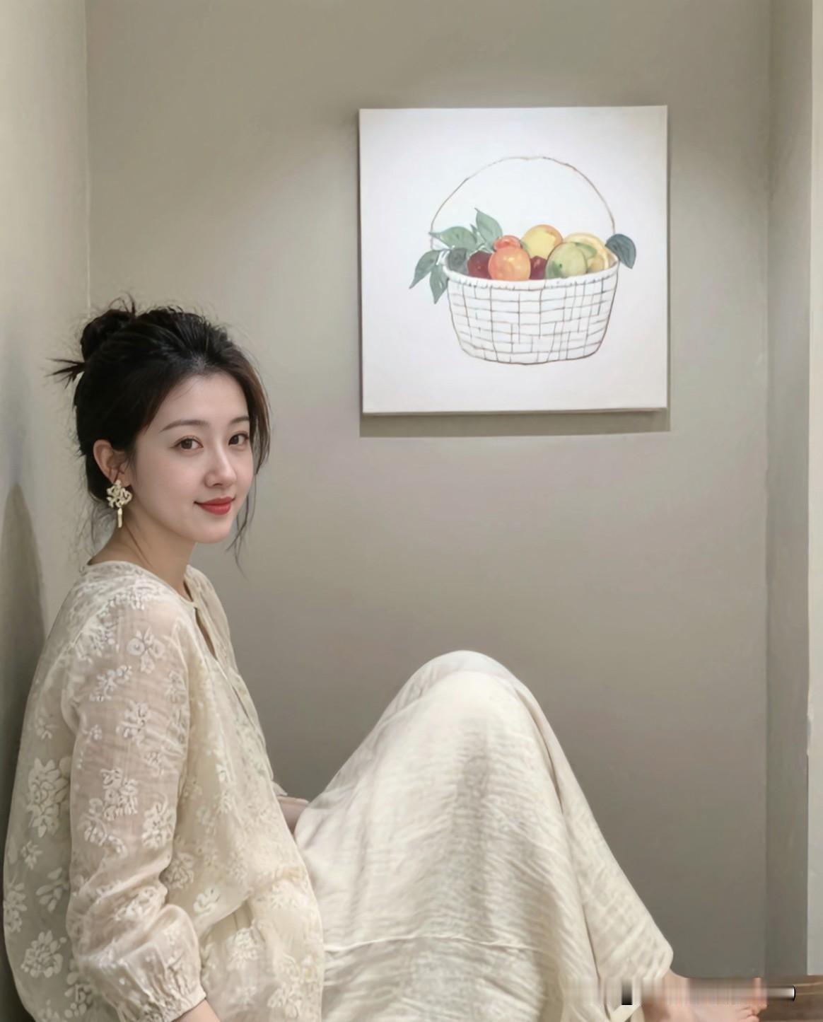 男人在外冲锋陷阵，看似坚不可摧，内心却有块柔软之地，渴望被温柔填满。女人