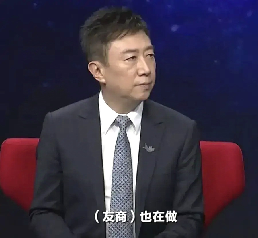 余承东：友商也在做操作系统，但没来得及投入商用！近日在央视对话节目上，余承东